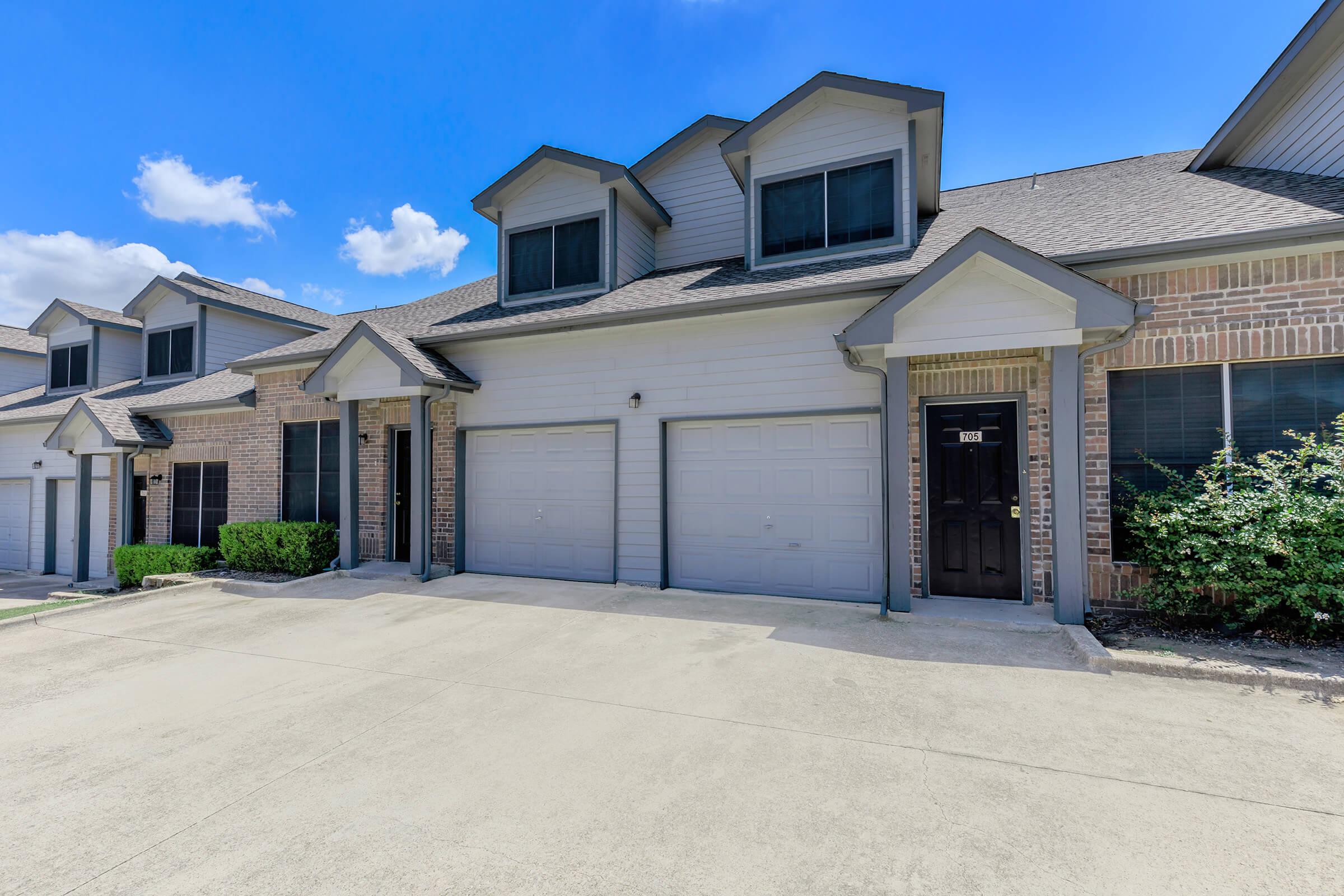 Prairie Estates Luxury Townhomes, 1325 Daja Lane, Grand Prairie, TX